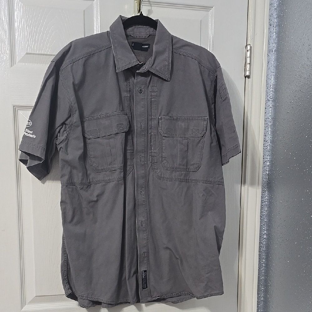 Gray Short Sleeve Button-Up Shirt